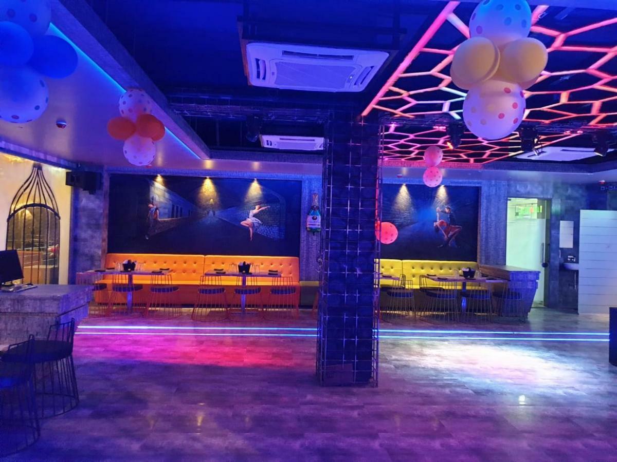 Virat Ambe Sports Club Ulhāsnagar Exterior foto